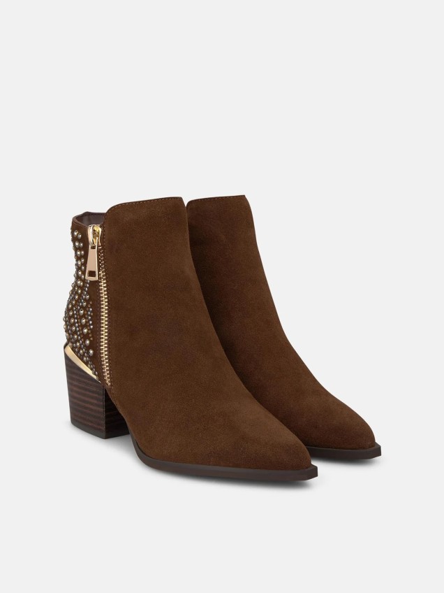 Botins com Tacão de Bloco