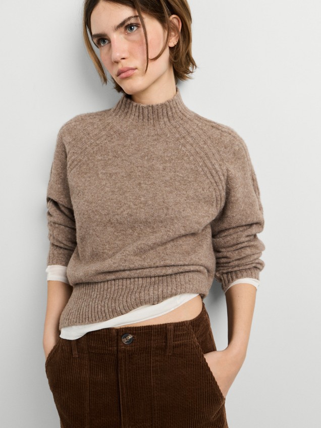 Camisola de Malha com Gola Alta