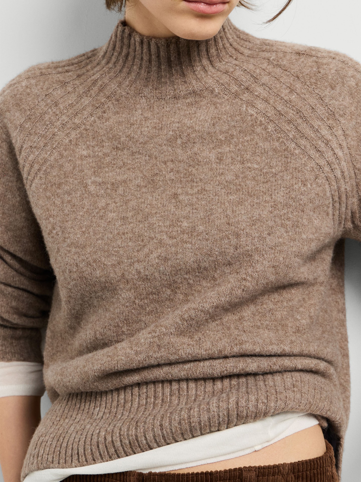 Camisola de Malha com Gola Alta
