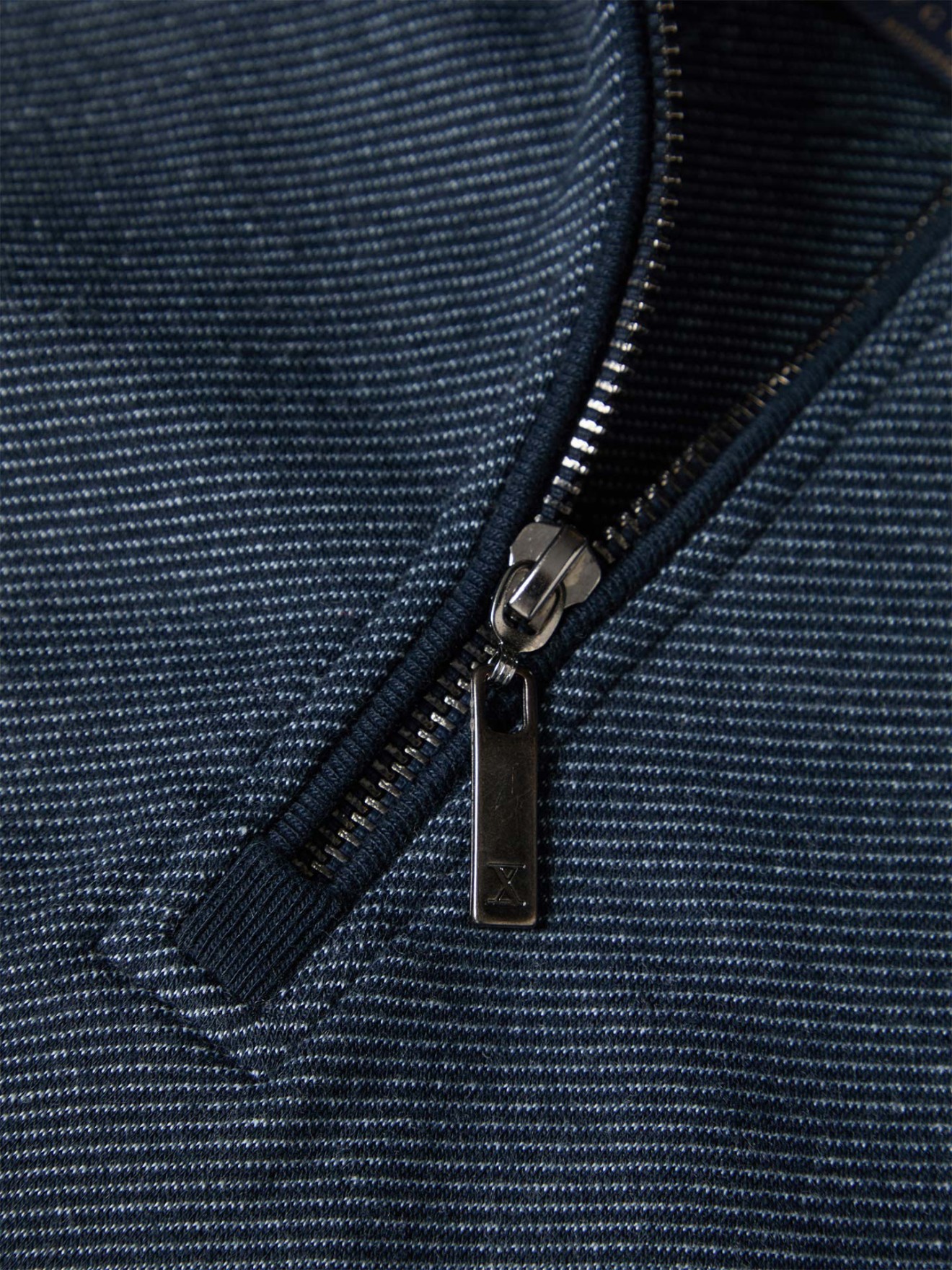 Camisola de Gola Alta com Meio Fecho de Correr