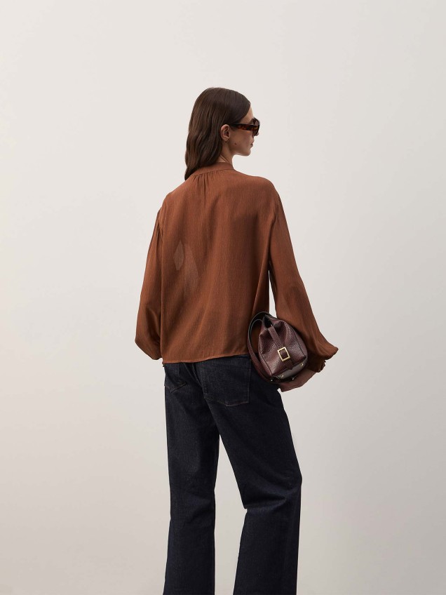 Blusa Fluida com Folhos