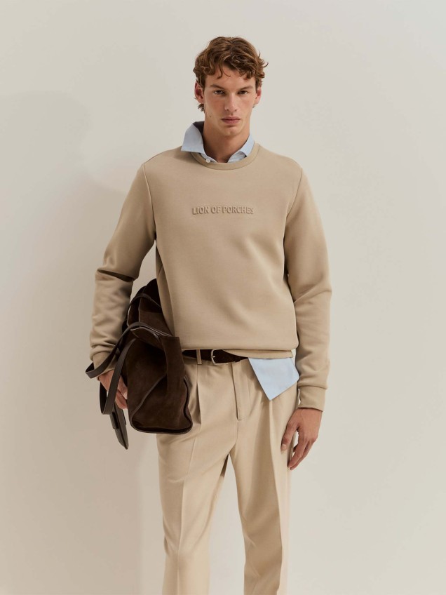Sweatshirt com Logótipo em Relevo