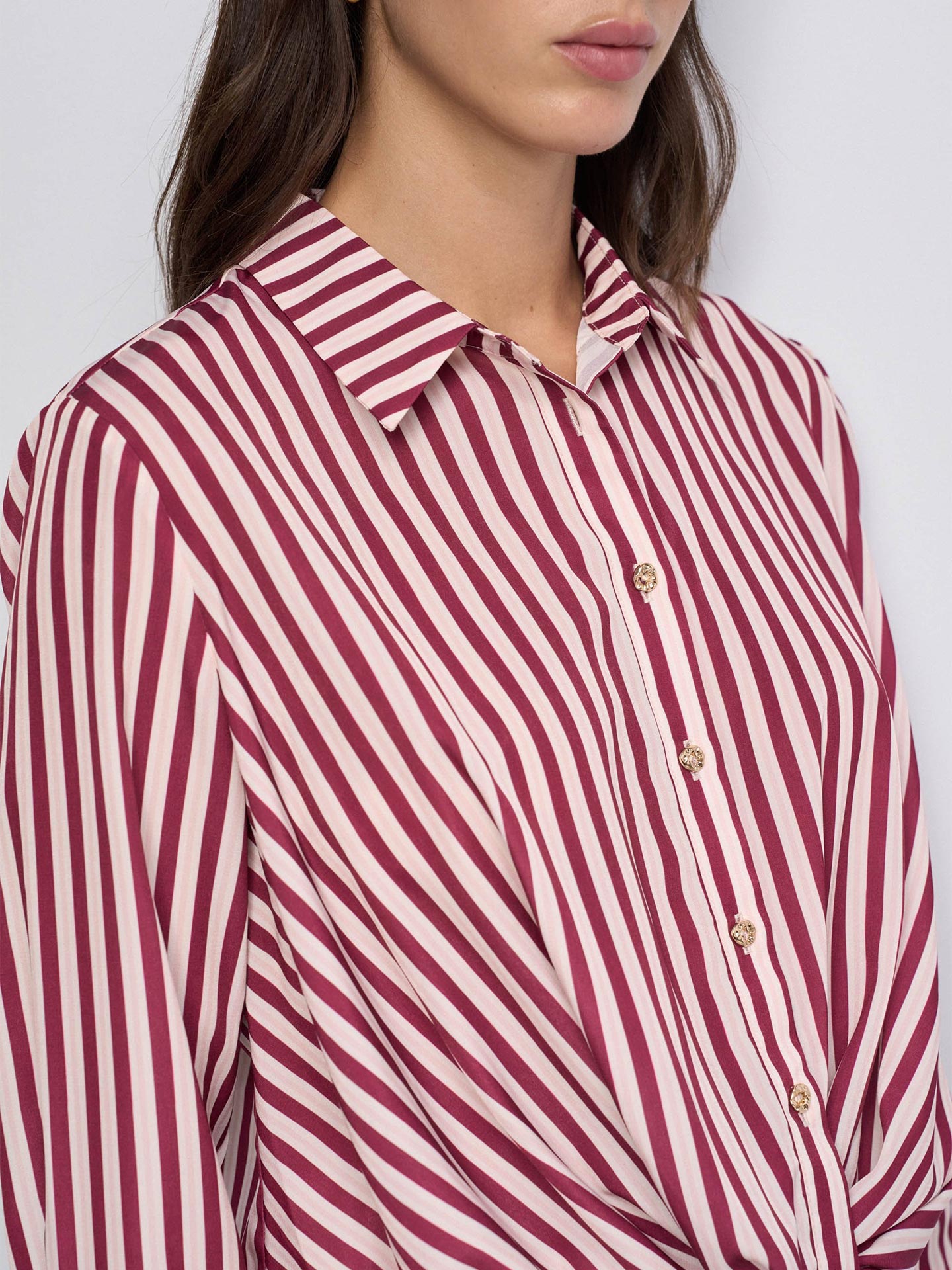 Camisa Slim Fit com Riscas