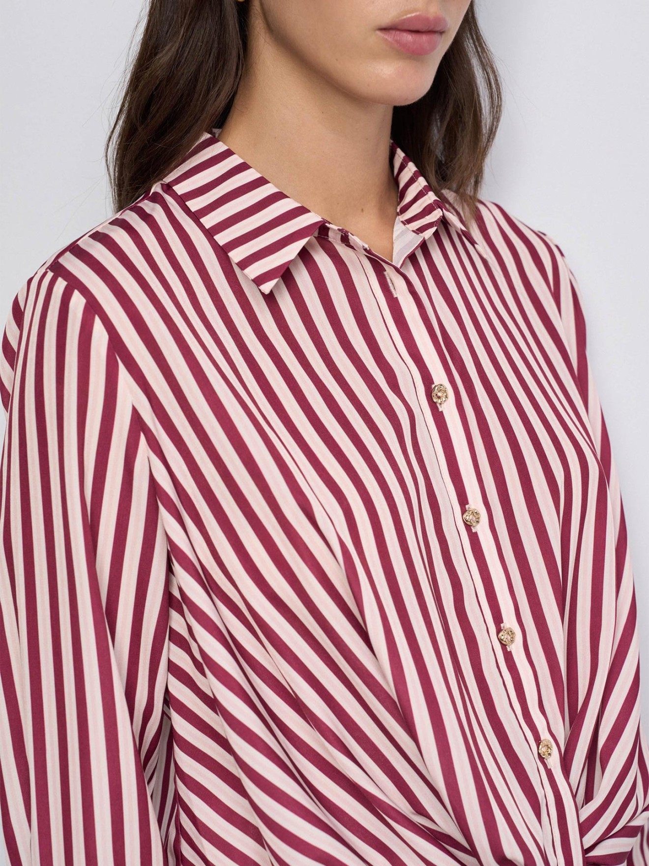 Camisa Slim Fit com Riscas
