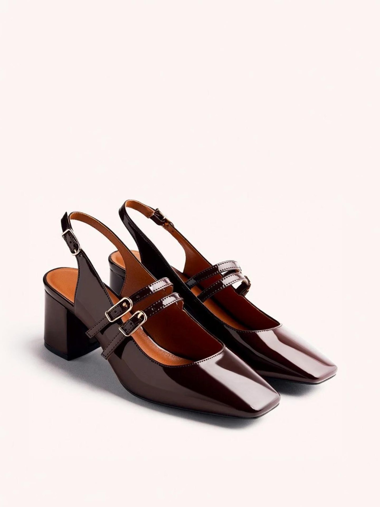 Sapatos Mary-Janes com Efeito Verniz