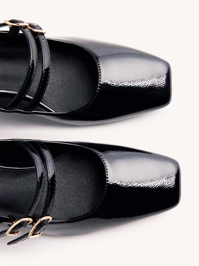 Sapatos Mary-Janes com Efeito Verniz