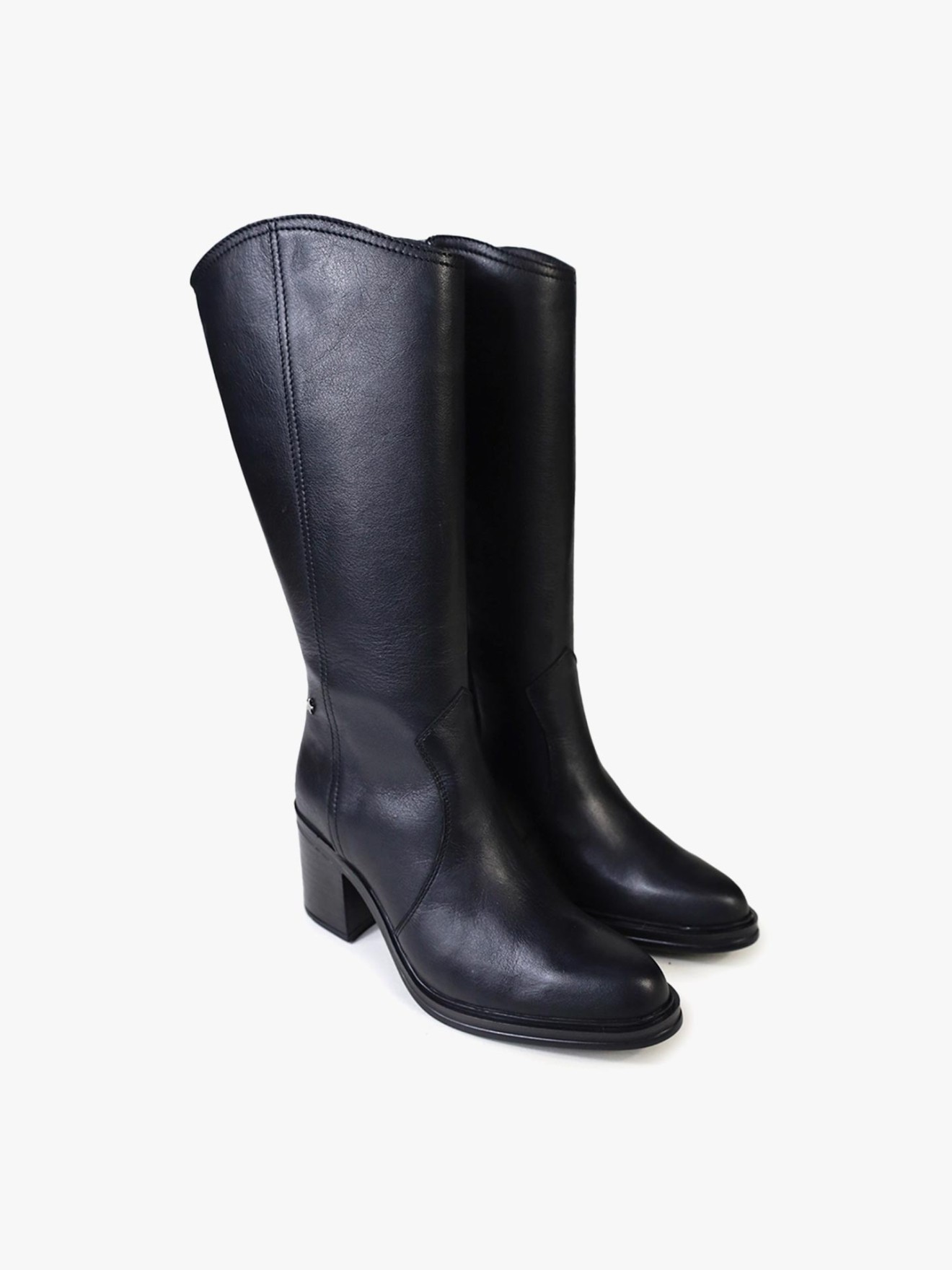 Botas de Cano Alto em Pele