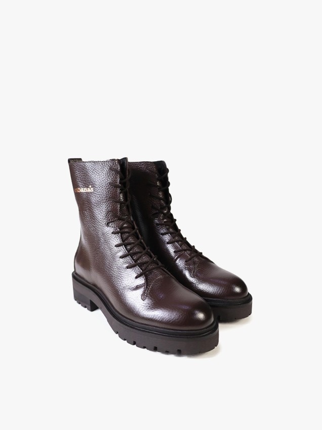 Botas com Atacadores em Pele