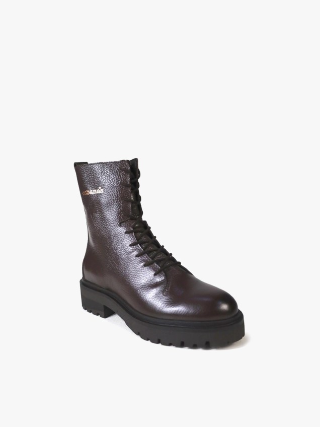 Botas com Atacadores em Pele