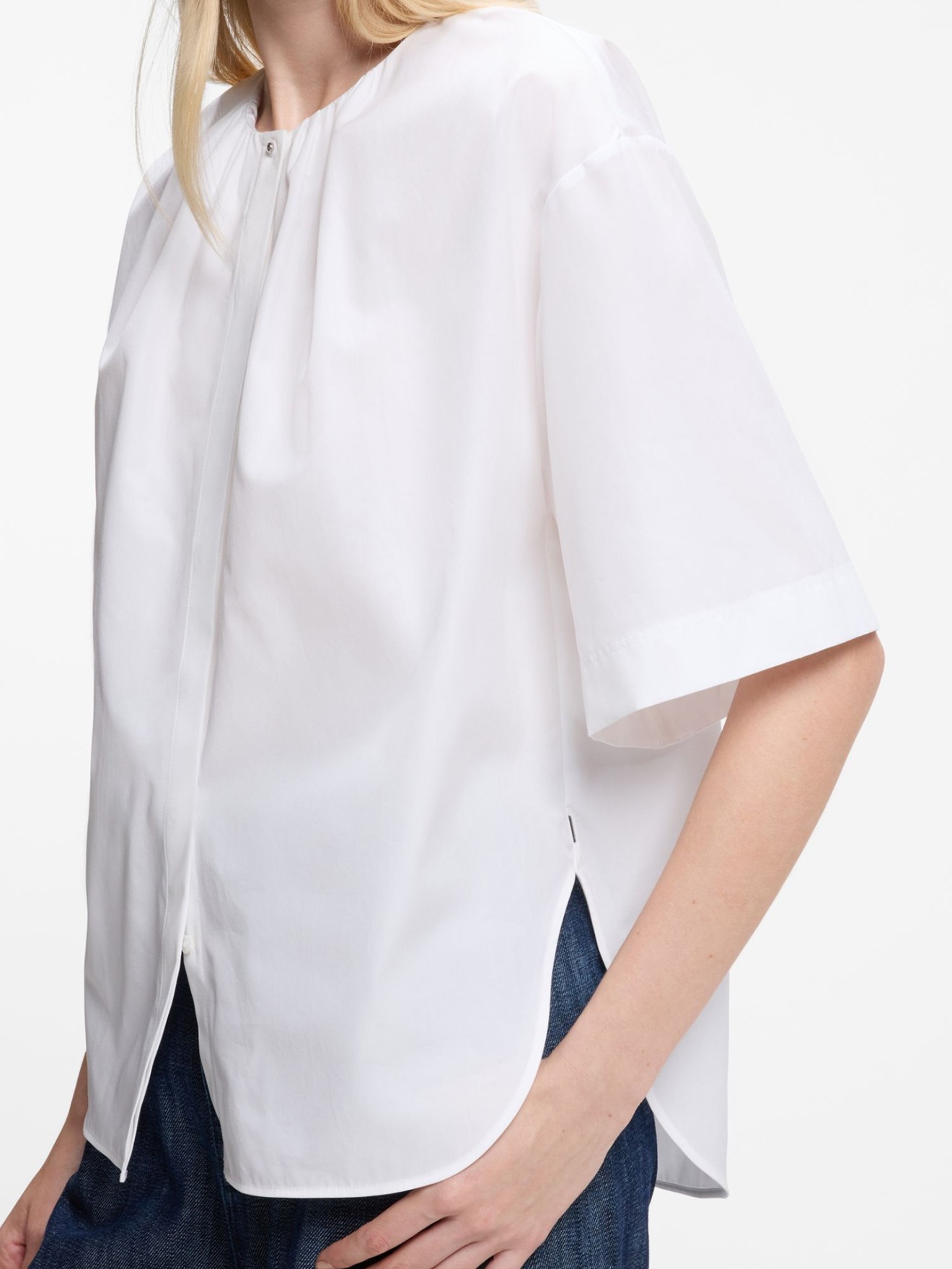Camisa com Decote Redondo