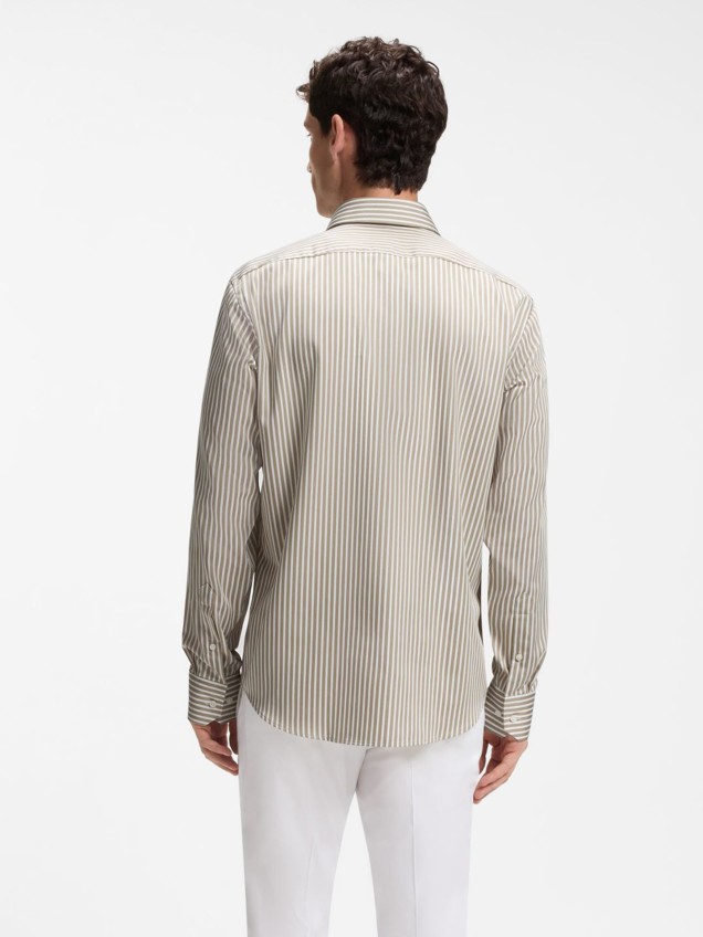 Camisa às Riscas