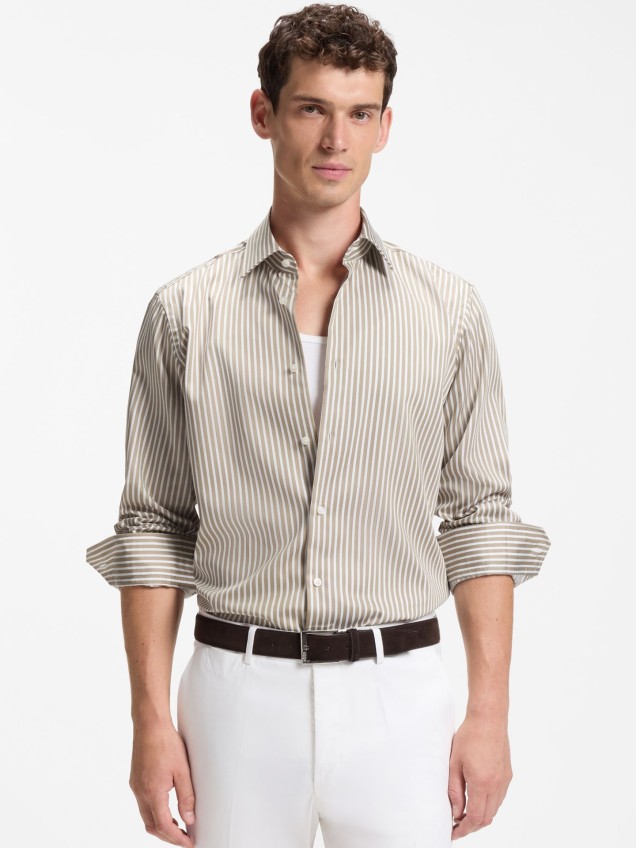 Camisa às Riscas