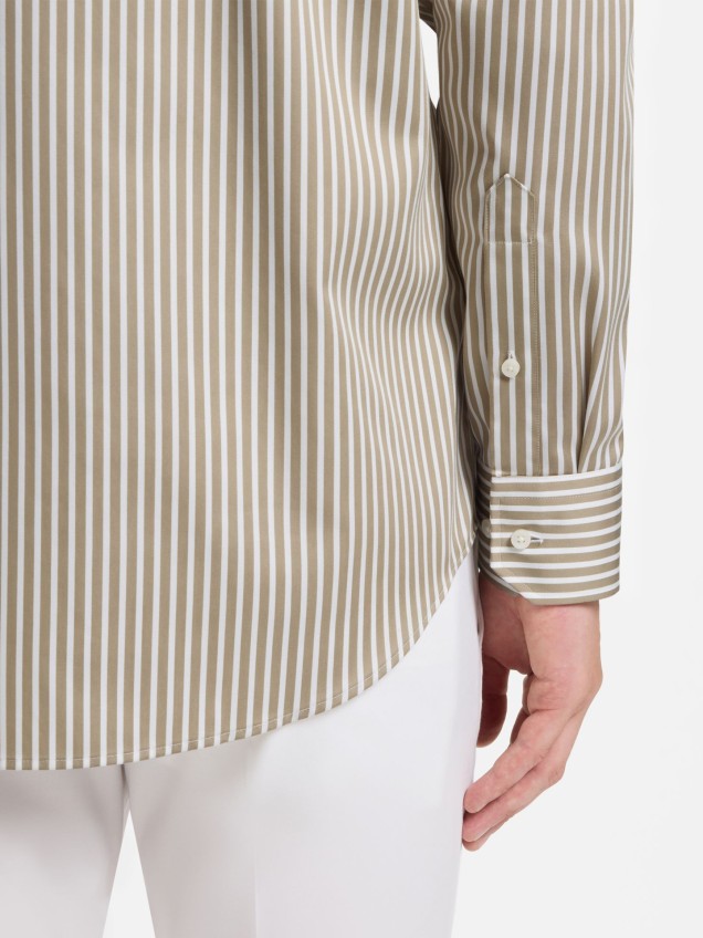 Camisa às Riscas