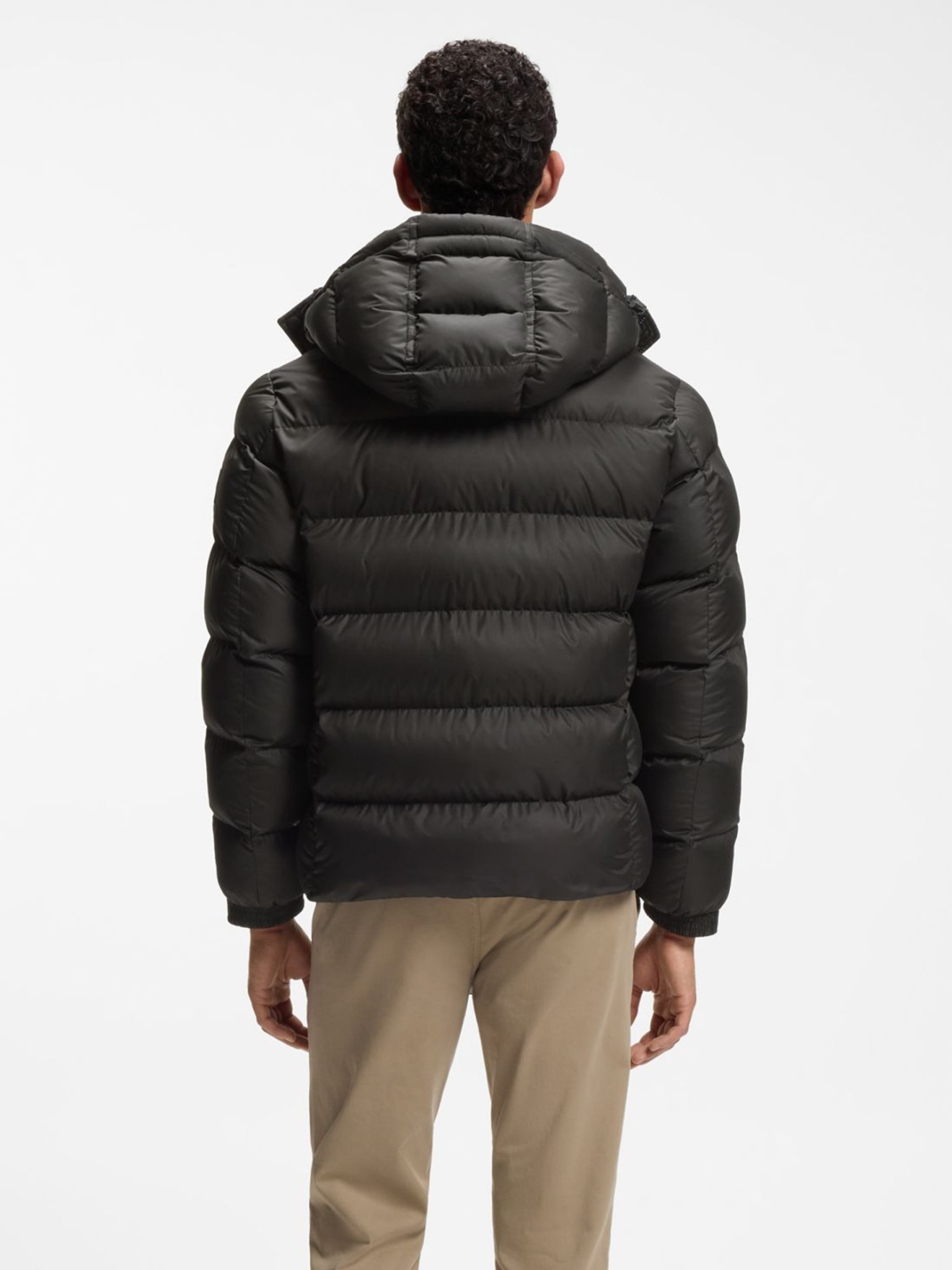 Blus�o Acolchoado com Capuz
