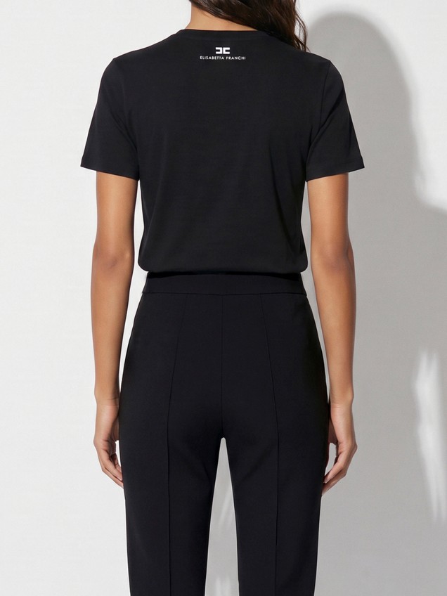 T-shirt com Detalhe em Relevo