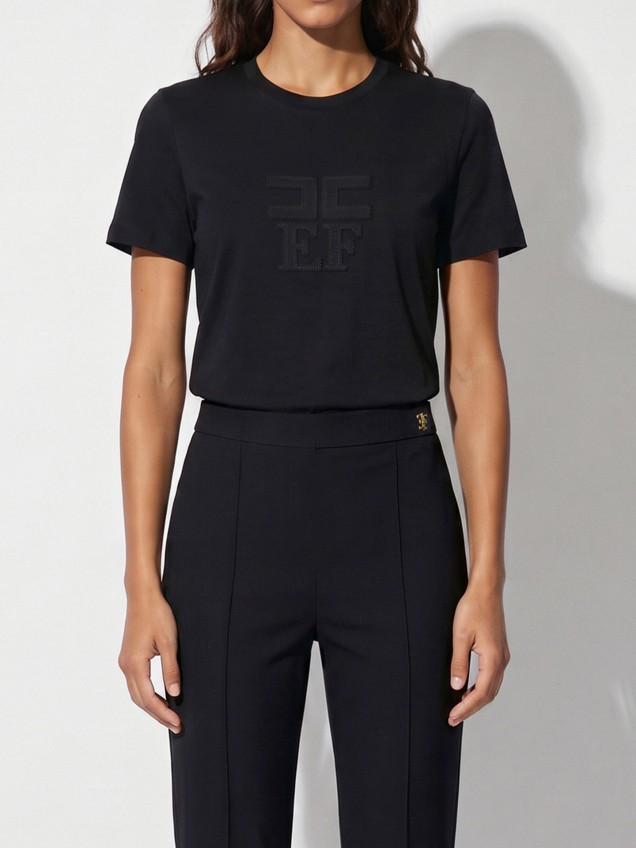T-shirt com Detalhe em Relevo