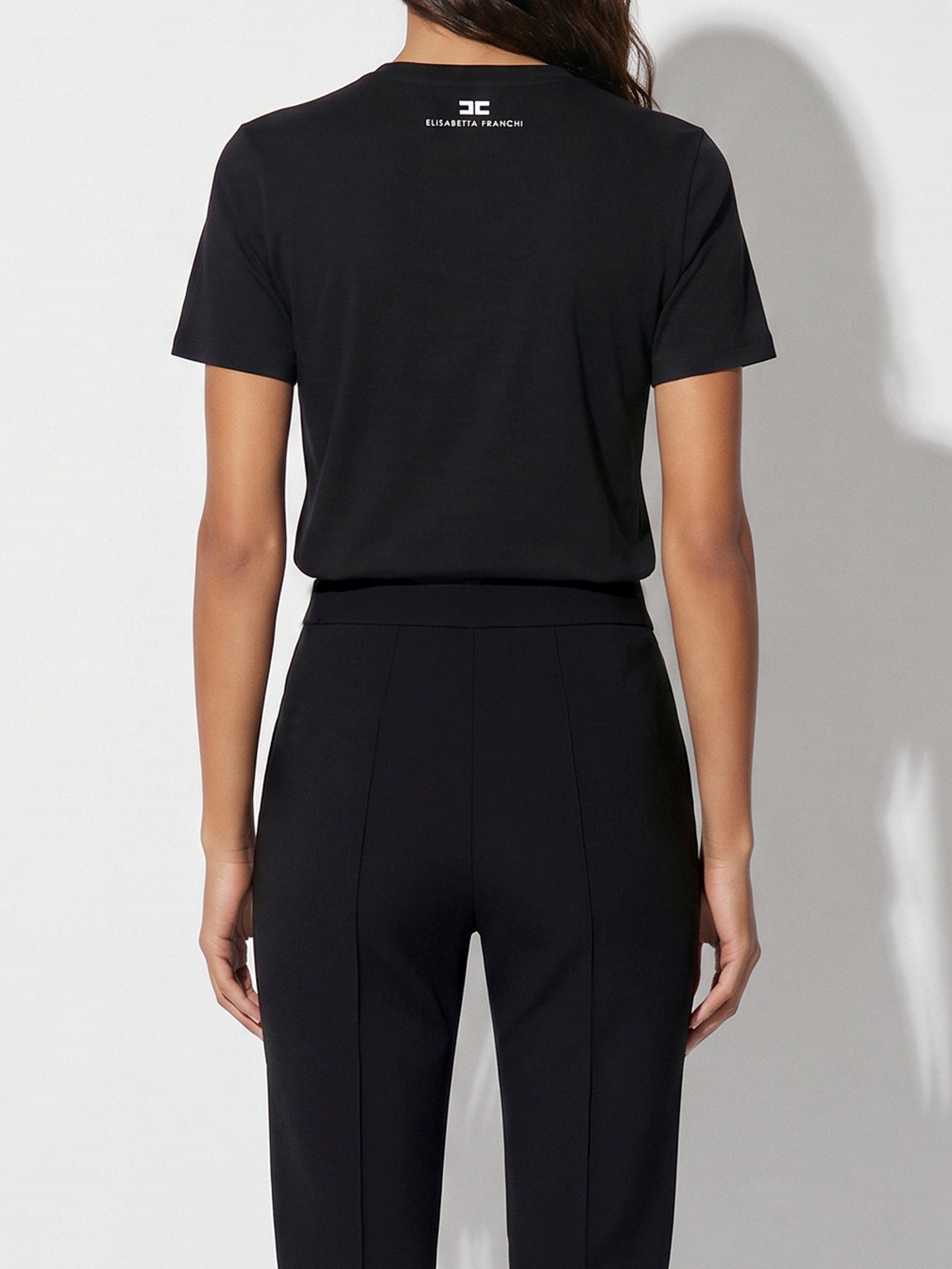 T-shirt com Detalhe em Relevo