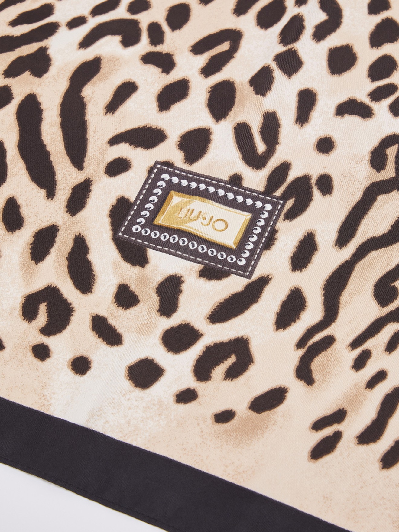 Len�o Quadrado com Animal Print