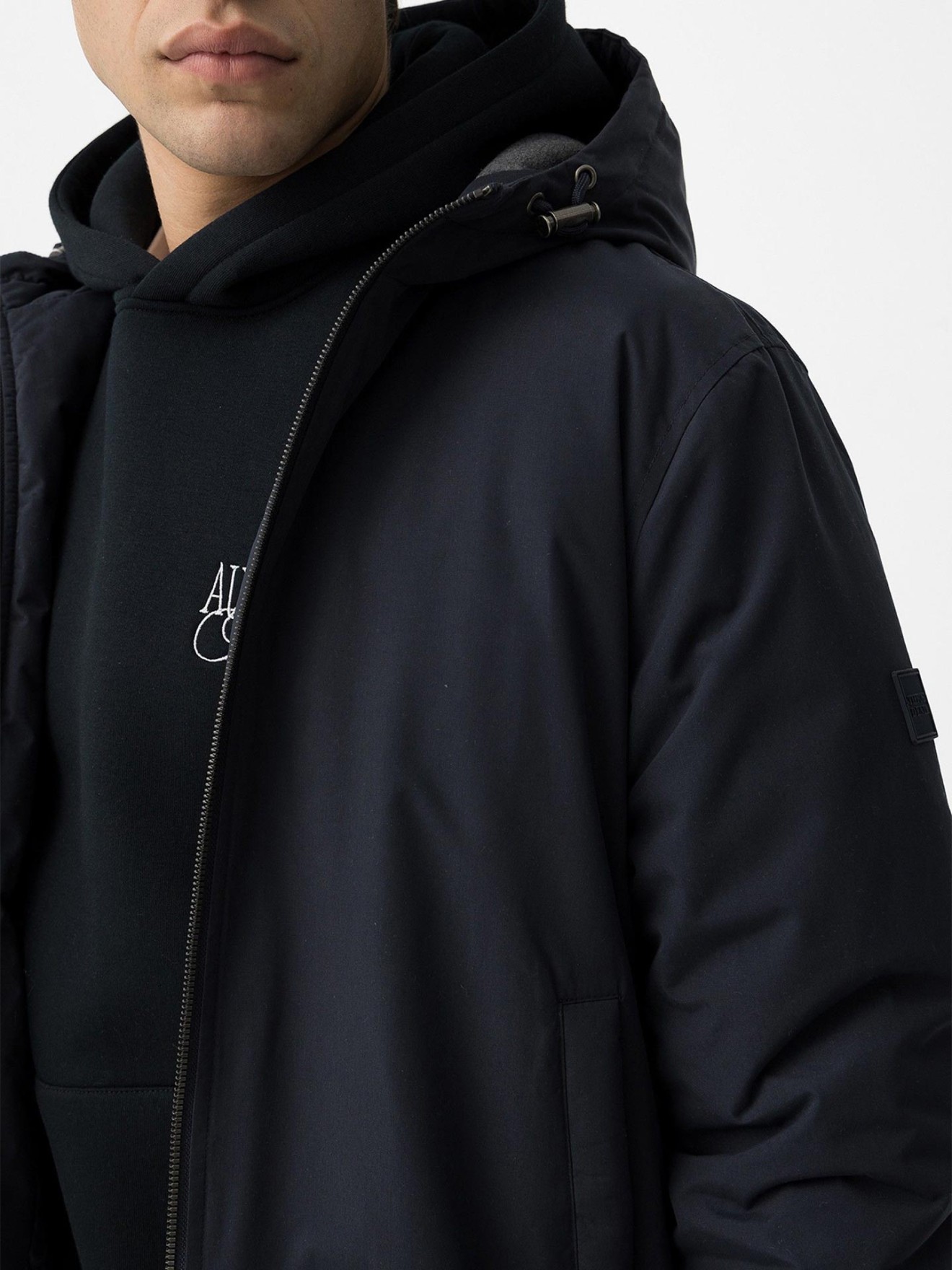 Blus�o com Capuz Belcher