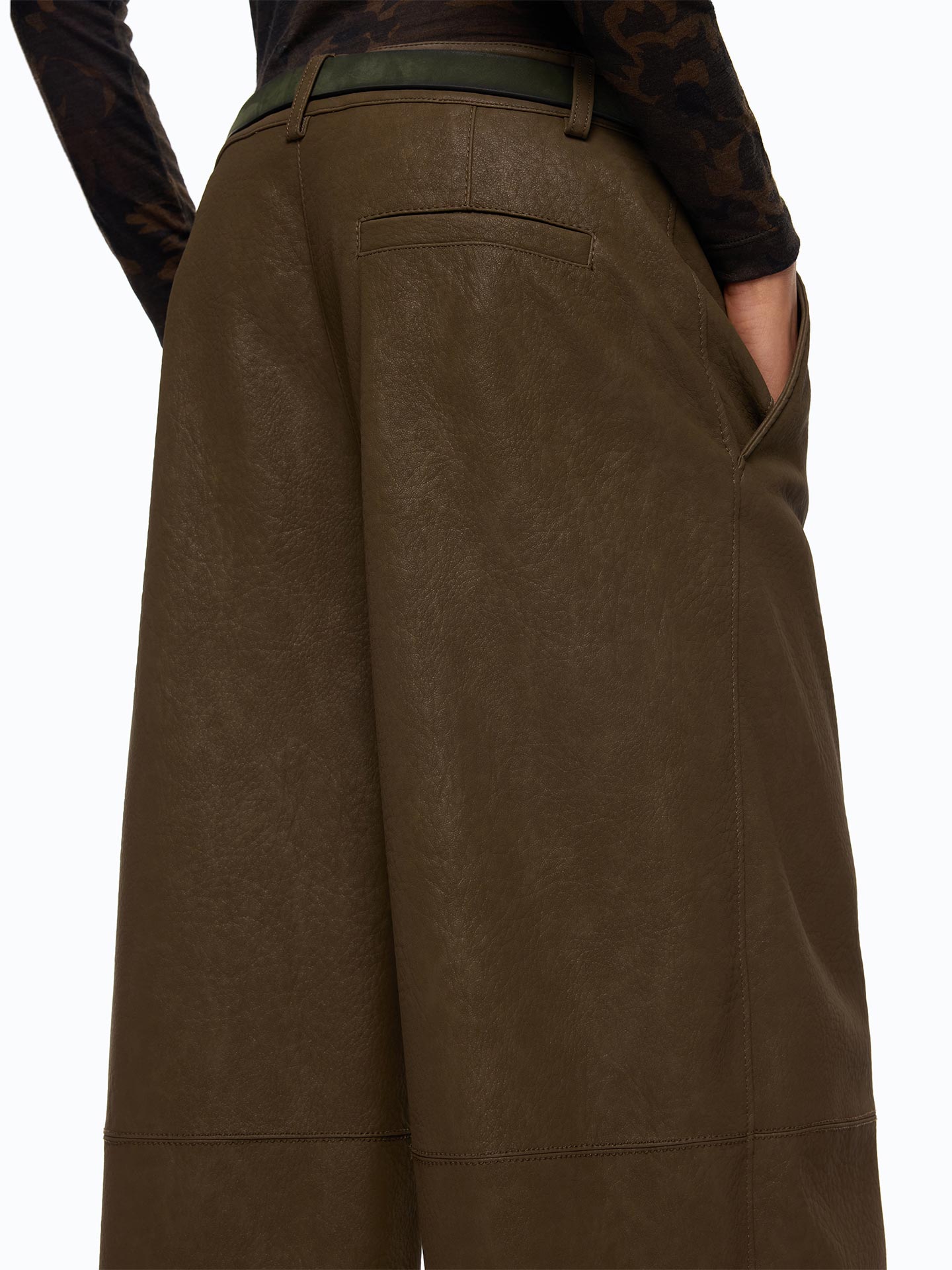 Calças Wide Leg com Efeito Pele Nubuck