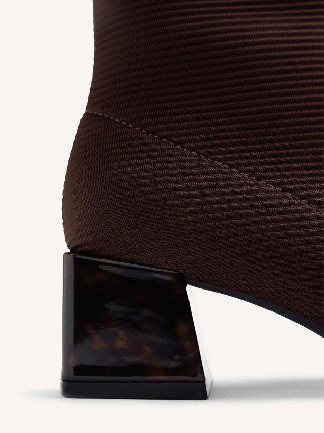 Botins Elásticos com Salto de Bloco