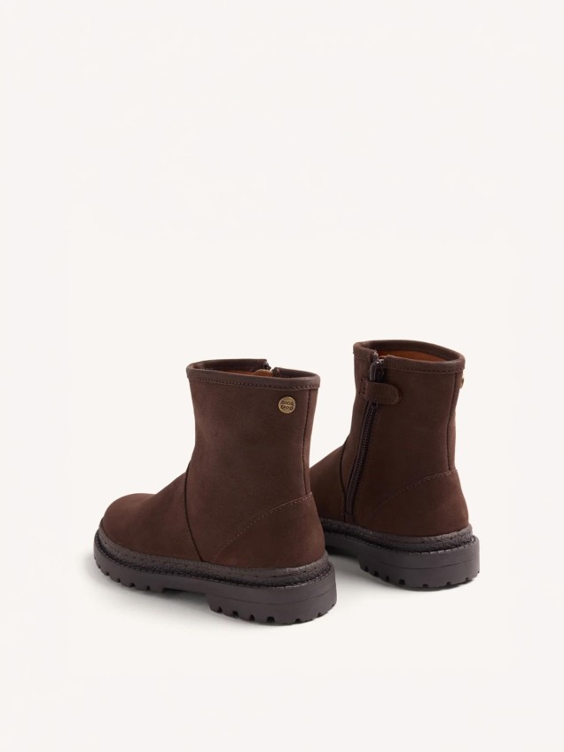 Botas em Couro com Fecho de Correr