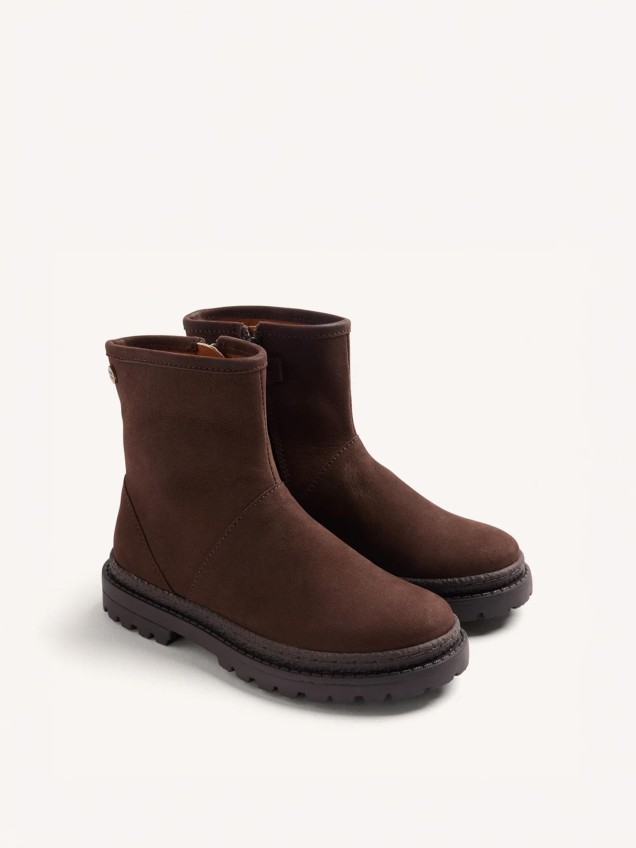 Botas em Couro com Fecho de Correr