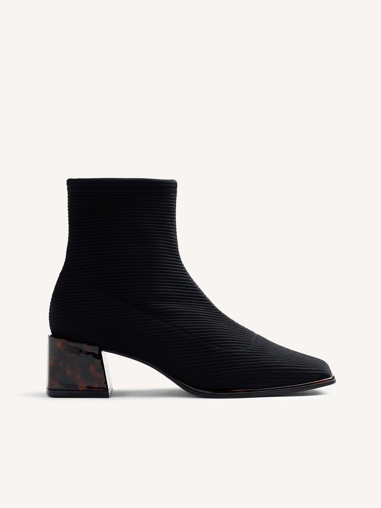 Botins Elásticos com Salto de Bloco