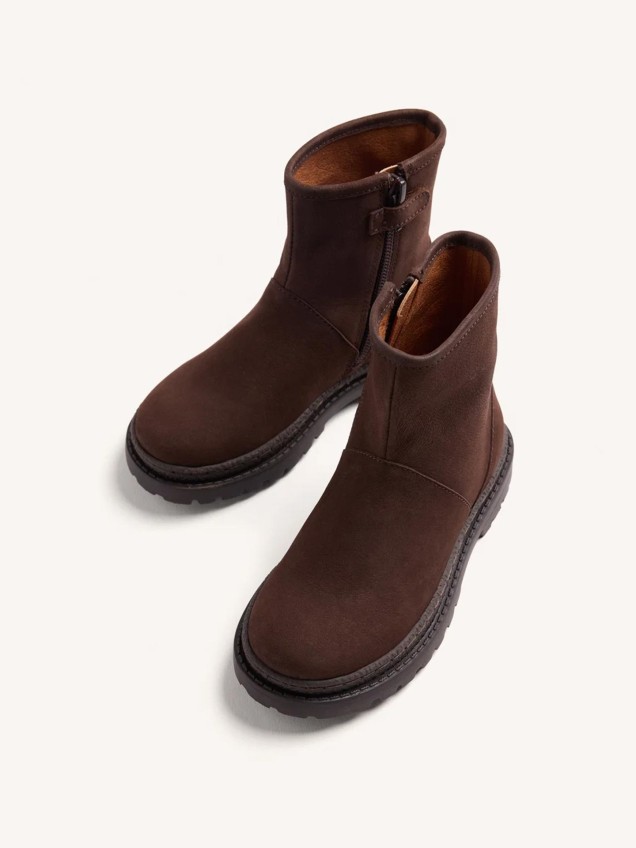 Botas em Couro com Fecho de Correr