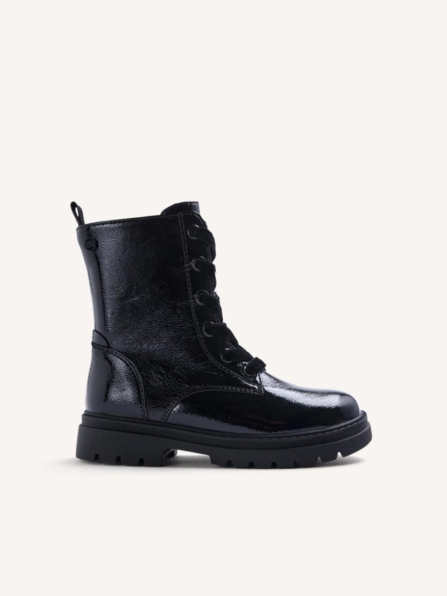 Botas com Detalhe de Cora��o