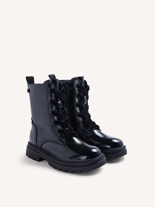 Botas com Detalhe de Coração