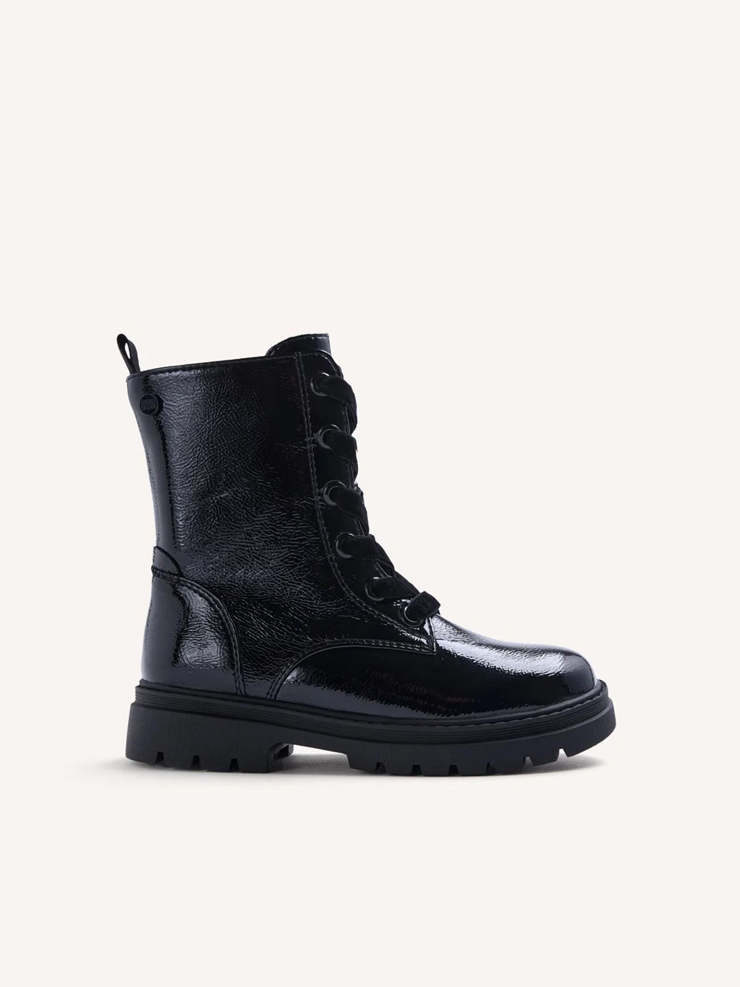 Botas com Detalhe de Coração