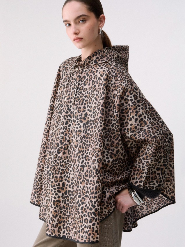 Capa com Capuz e Padrão Animal Print