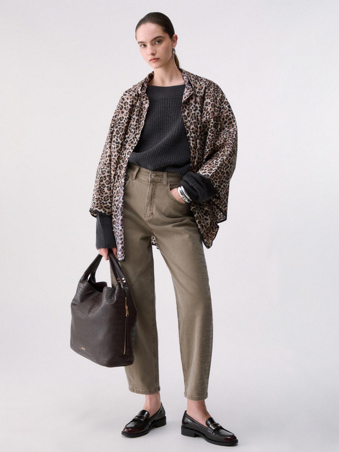 Capa com Capuz e Padr�o Animal Print