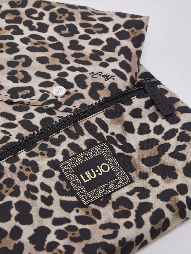 Capa com Capuz e Padrão Animal Print