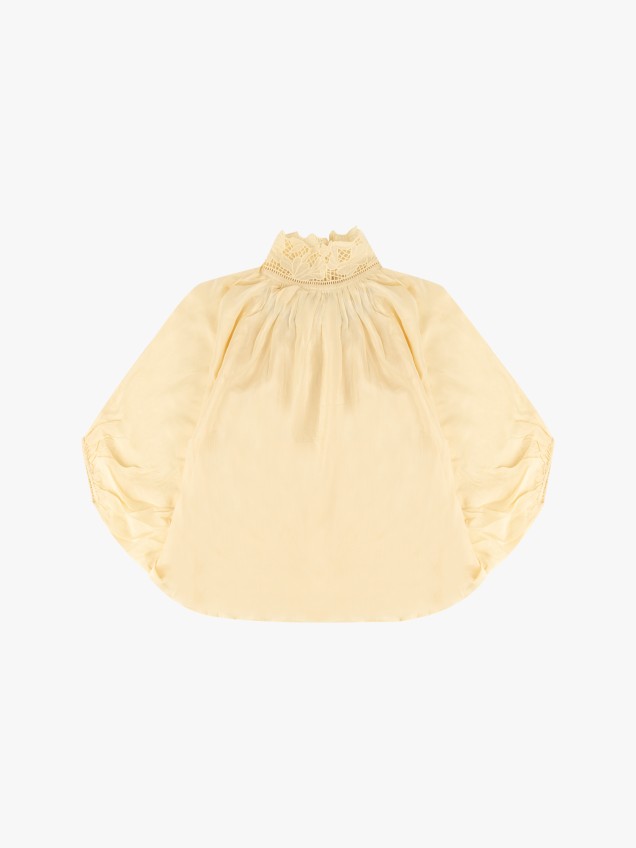 Blusa com Gola Alta e Pormenores de Renda