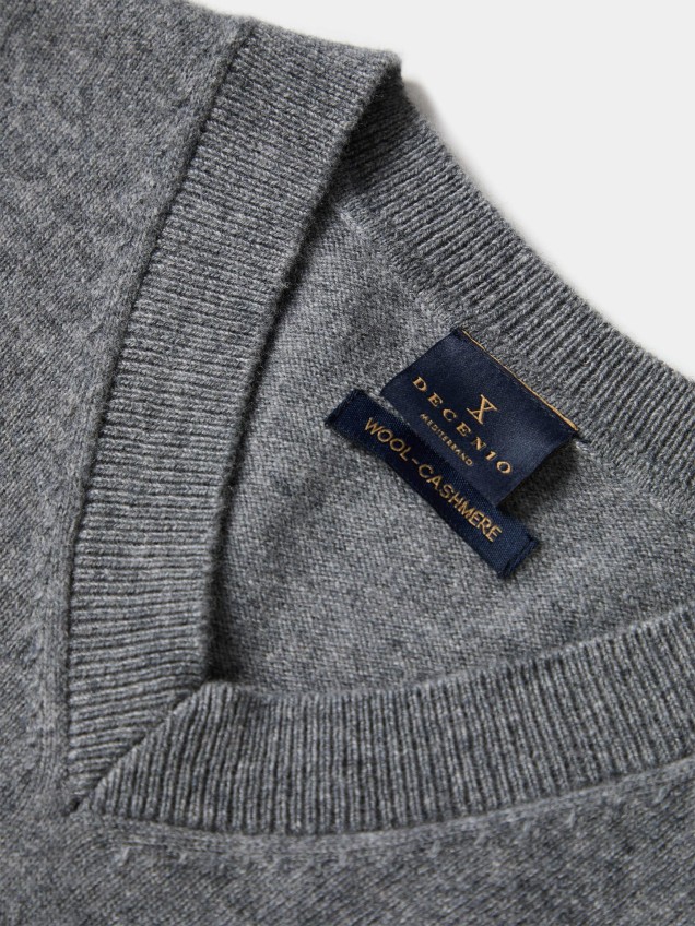 Pullover com Decote em V