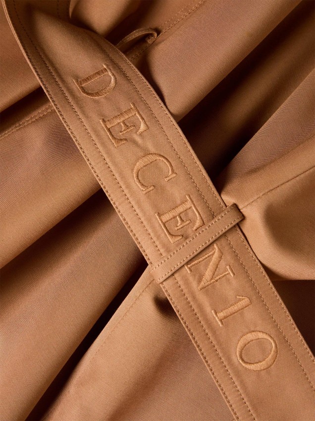 Casaco Estilo Gabardine com Capuz