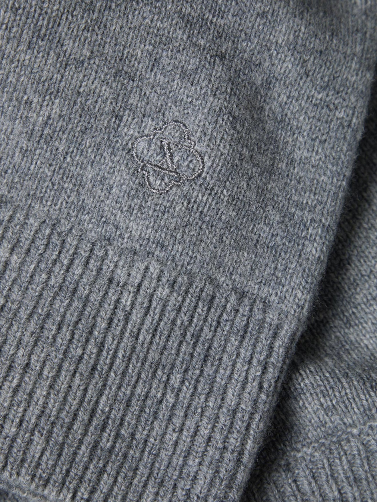 Camisola de Malha em L� com Decote em V