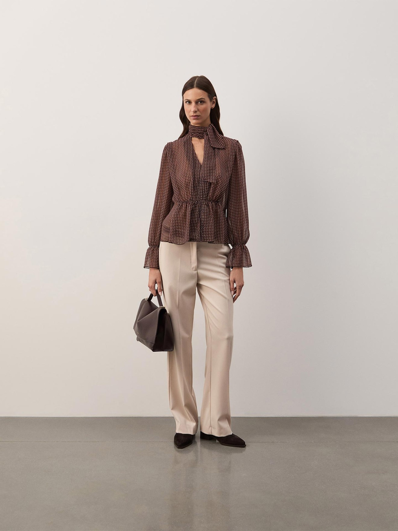 Blusa Fluida com Laçada