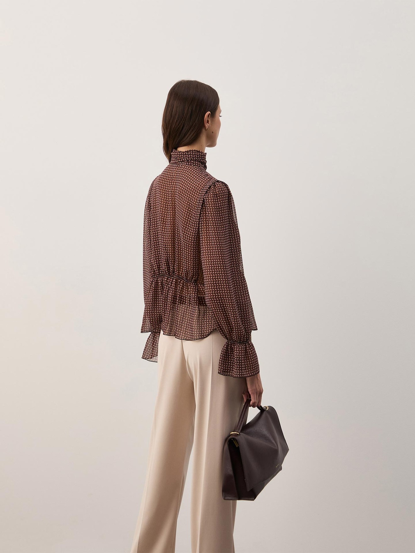 Blusa Fluida com Laçada