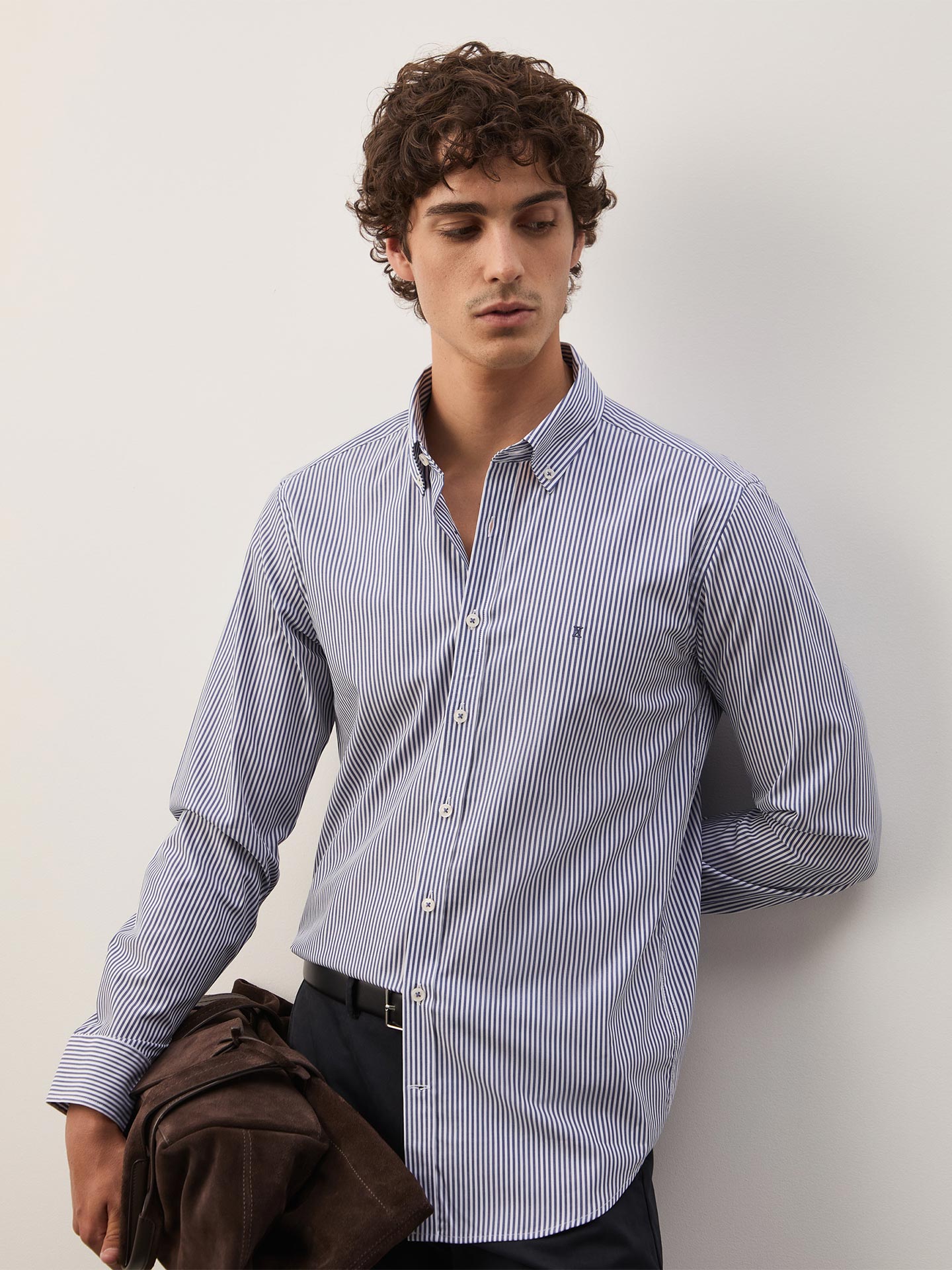 Camisa Slim Fit às Riscas