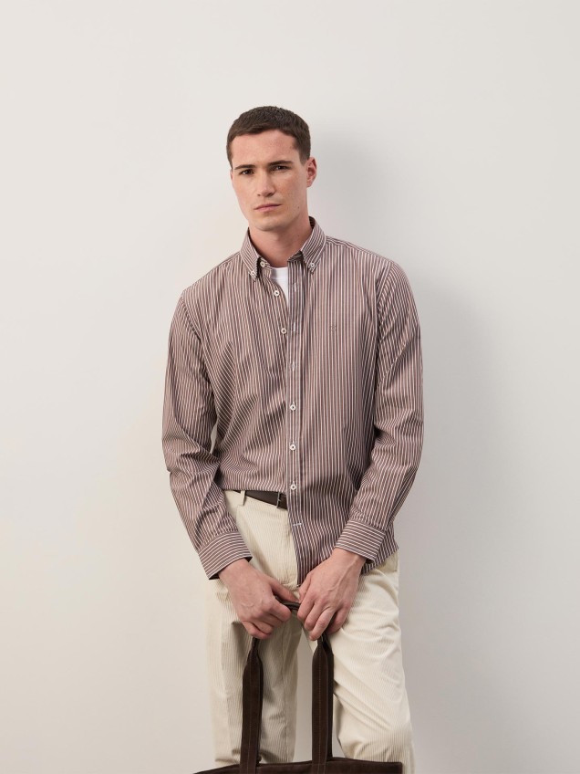 Camisa às Riscas Regular Fit