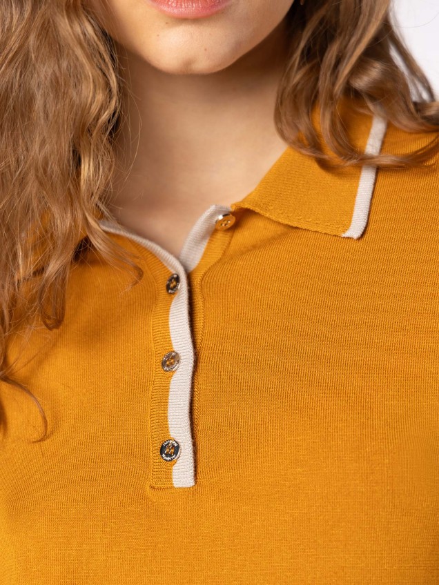 Polo de Malha com Acabamentos em Contraste