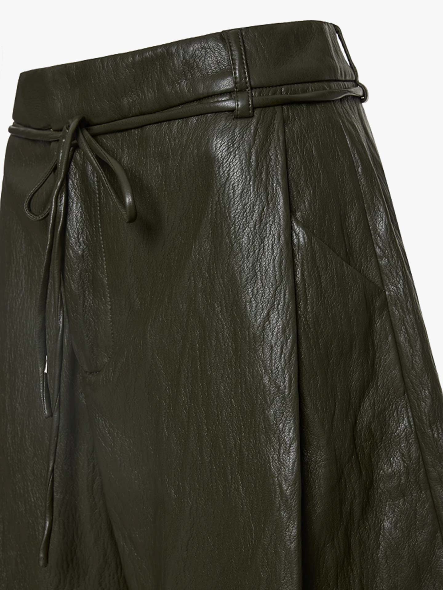 Bermudas com Efeito de Pele