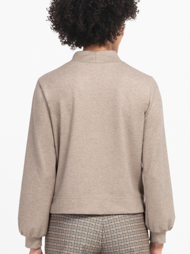 Blusa com Gola Subida e Laço Kim