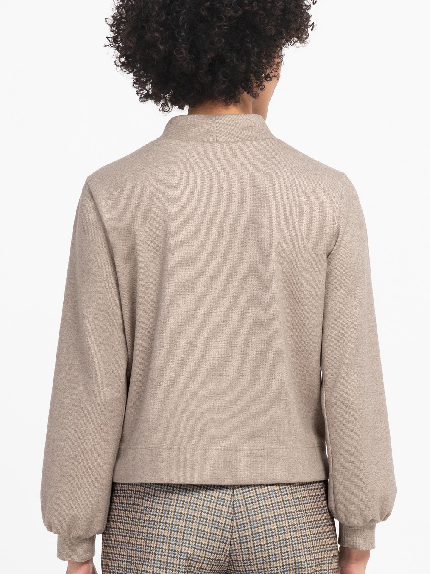 Blusa com Gola Subida e Laço Kim