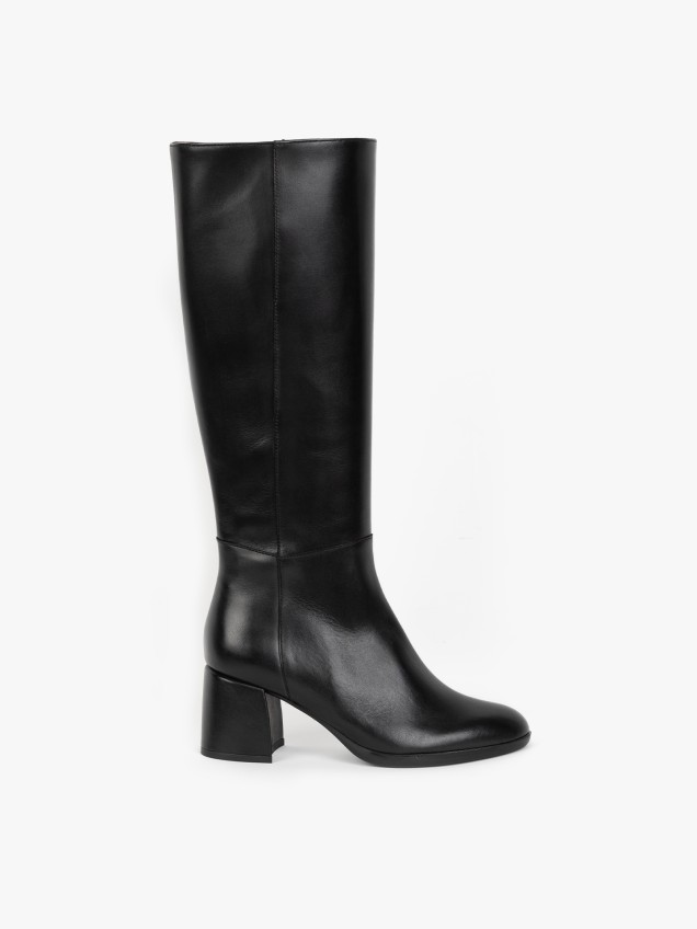 Botas de Cano Alto em Pele