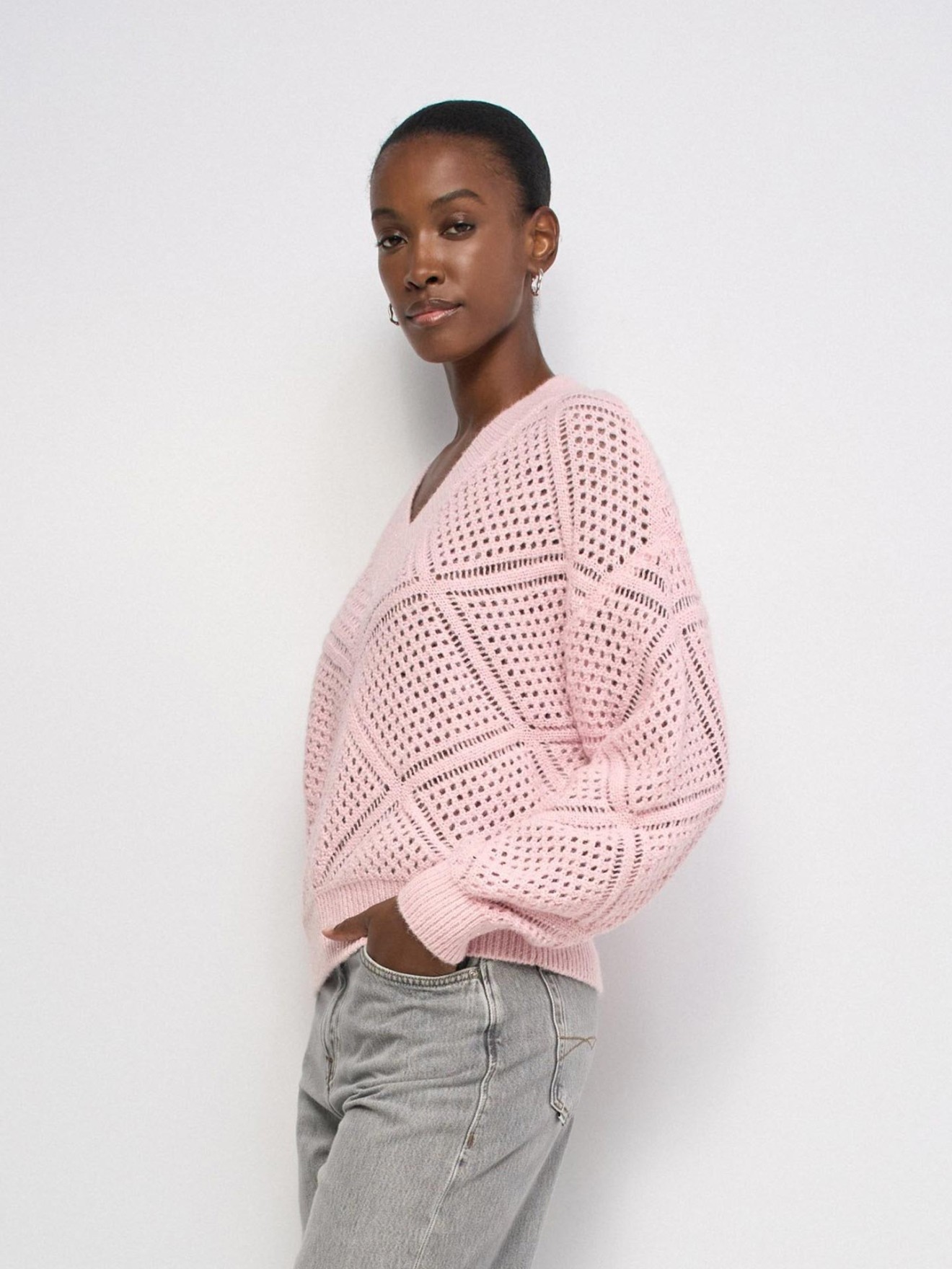 Camisola de Malha com Brilhos e Decote em V