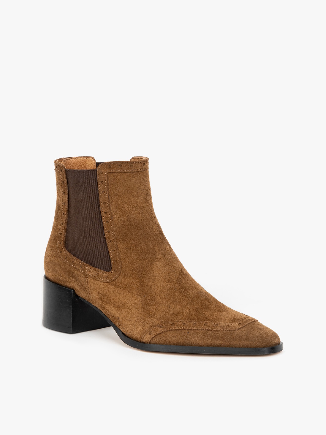 Botins em Pele com Salto